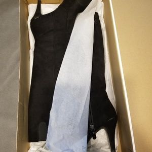 Liz Clainorne black boots